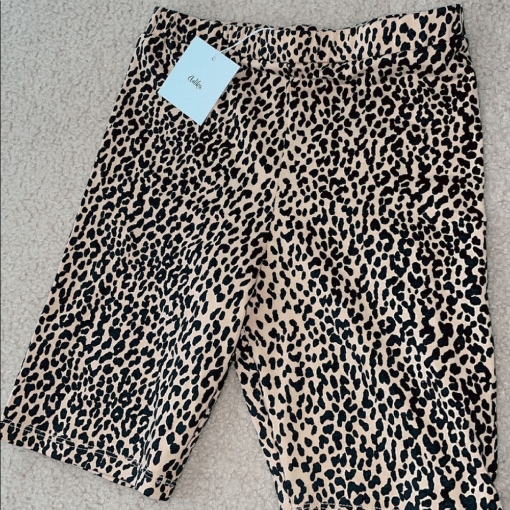 Biker shorts in cheetah Adika